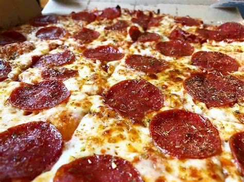 Toutes les pizzas regular au prix de 4,95€ à emporter ! Domino's: $7.99 Large, 3-Topping Pizza Every Day - Mile ...