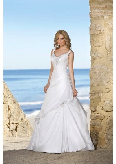 You will find lots of wedding dresses in virginia beach with fashion designs and good prices. Bridal Wedding Dresses: Choose the best beach Wedding dresses