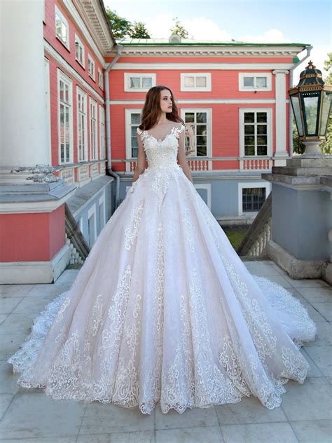 Luxury Wedding Dresses Ball Gown Sweep Train Sexy Lace Beautiful Big B Anna Promdress