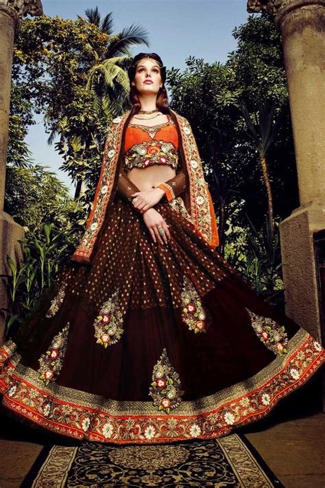 Latest Fashion For Women Indian Sari Lehenga Suits Kurtis Bollywood Saree Look Special