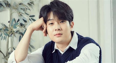 Profil Dan Biodata Lengkap Choi Woo Shik Aktor Tampan Yang Punya The
