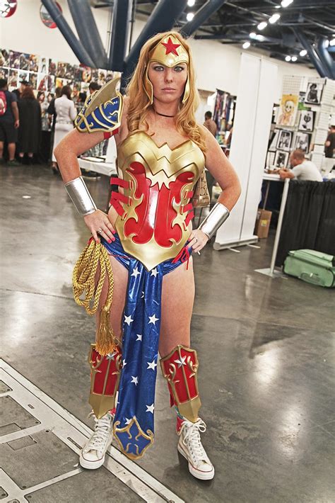Red Headed Battle Armor Clad Wonder Woman In Old School H Flickr
