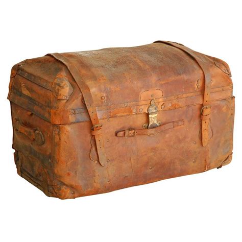 20 Vintage Leather Trunks And Chests