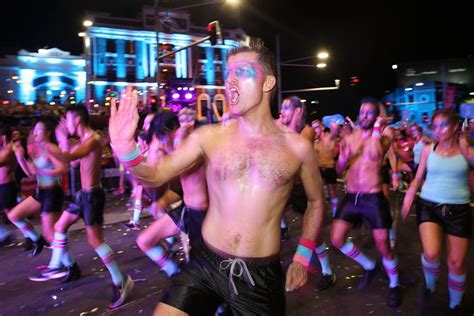 Sydneys Colourful Gay And Lesbian Mardi Gras Gallery Al Jazeera