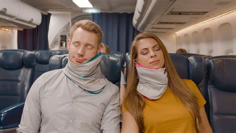 Need help deciding on the best travel pillow for long haul flights? 10 Best Airplane Gadgets and Accessories for Long Flights ...