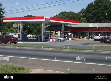 Exxon gas station in Virginia, USA Stock Photo - Alamy