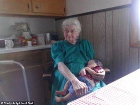 Rosa Camfield 101 Holding Her Great Granddaughter In Heartwarming