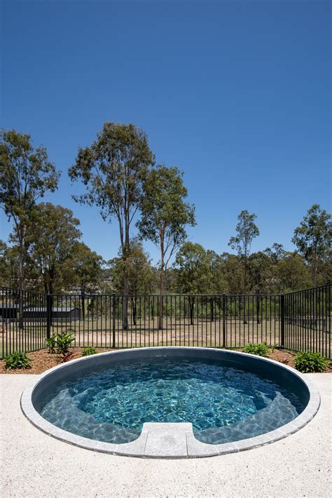 Plungie® Arena Concrete Plunge Pool Outdoor Pool Decor Backyard