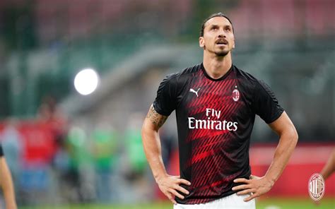 However, in the years following his time at lisbon, it is not only visibly evident but also officially reported that his height is 6'1. Zlatan Ibrahimovic Terus Pamer Kehebatan Bantu Kemenangan ...
