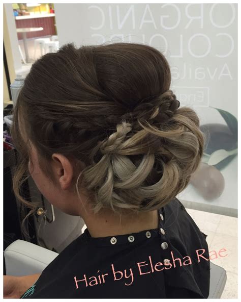 These cute braided bridesmaid hairstyles are popular among the girls who are looking for a haircut for the dance or a wedding look. Braided bridesmaid upstyle @hairbyelesharae | All ...