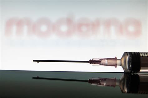 Assim que a pandemia começou a apresentar um alto número de contágios pelo mundo inteiro. Expresso | Covid-19: vacina da Moderna mais perto da aprovação. Efeitos secundários? "São um bom ...