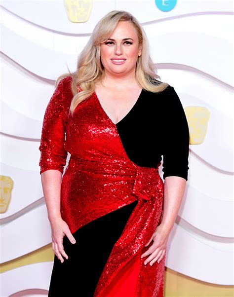 Rebel Wilson Rocks A Mini Dress And Scores A Touchdown — Watch