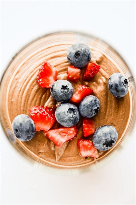 This is a must make for holiday parties! Light & Fluffy 4-Ingredient Vegan Chocolate Mousse ...