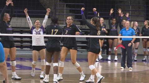 Wcu Volleyball Outlasts Etsu In Five Set League Opening Win