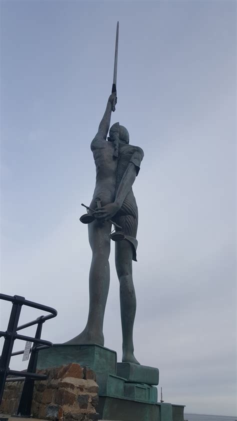 The tallest man in modern history was robert pershing wadlow from illinois in the united states, who was born in 1918 and stood 2.72 m (8 ft 11 in). A Twenty Meter Tall Pregnant Woman! - Thom Bedford