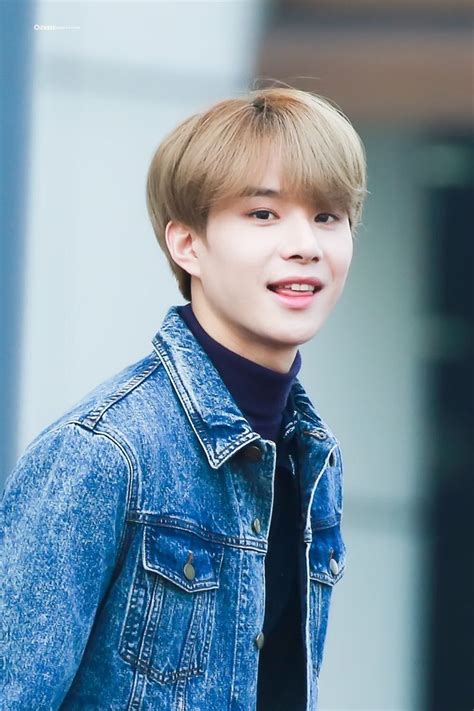 Check out inspiring examples of jungwoo artwork on deviantart, and get inspired by our community of talented artists. jungwoo pics 🎁 on di 2020 | Selebritas, Nct, Xiao