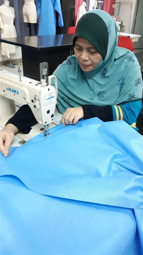 Kolej vokasional kluang terletak di kawasan bandar dan mempunyai bilangan guru sebanyak 142 orang dan bilangan murid sebanyak 936 orang. BAIK PUNYA!! KOLEJ (ERT) AZIZAH JB JAHIT BAJU PPE | Portal ...