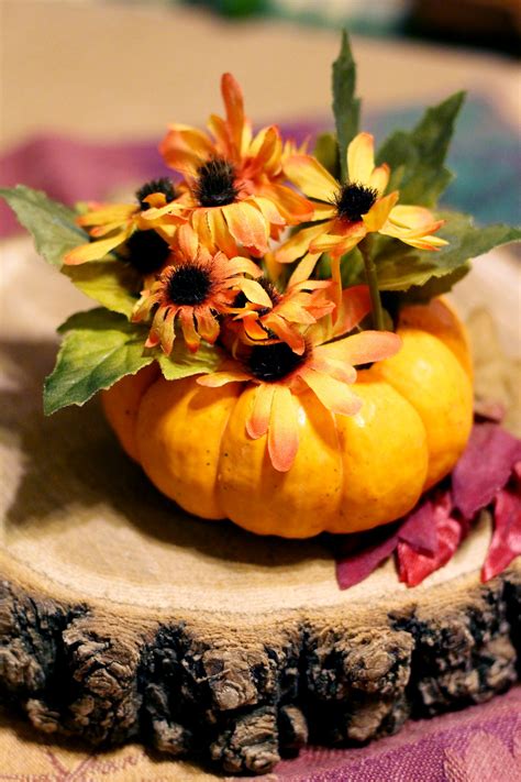 Put some flowers in a vase or jar and voila! Make easy Thanksgiving table decorations or favors from ...