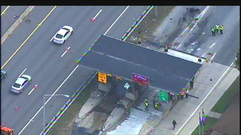 Images Car Crashes Into Toll Booth In Merrimack