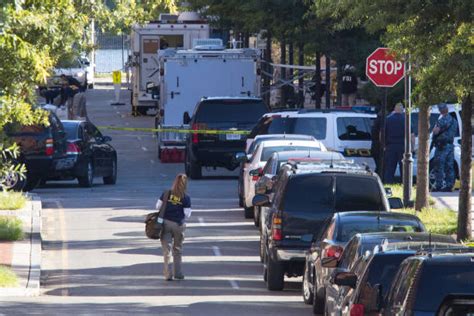 Washington Navy Yard Area Recovers Day After 13 Dead In Shooting Photos