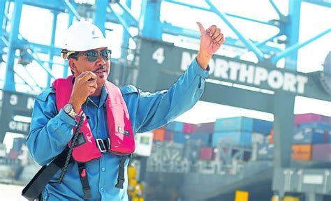 Johor Port Utmspace Partner For Pioneer Port Management Course