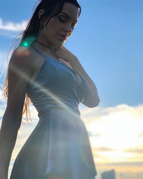 Nienna Jade Bio Age Height Fitness Models Biography