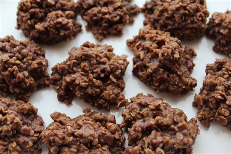Sugar free oatmeal cookies are healthy oatmeal cookies with oats, flaxseed, bananas, coconut oil, dried fruit and no flour or sugar. Sugar-Free Chocolate Oat Cookies | Recipe | Healthy no ...