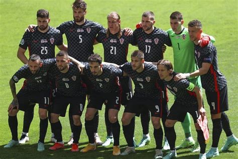 Klasemen ini akan kami update setiap pertandingan selesai, dan semoga dengan adanya tabel jangan lupa juga, kami punya livescore euro 2021 yang bisa kalian gunakan untuk melihat jalannya pertandingan. Prediksi Pertandingan Euro 2021 Kroasia vs Republik Ceko ...