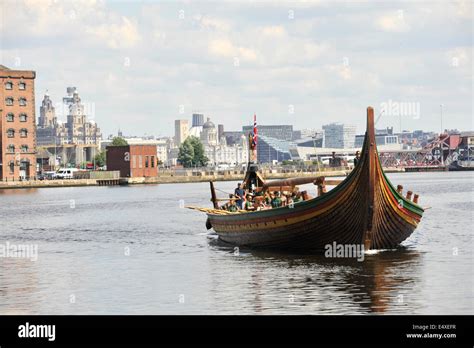 Liverpool Uk 17th July 2014 Worlds Largest Reconstructed Viking
