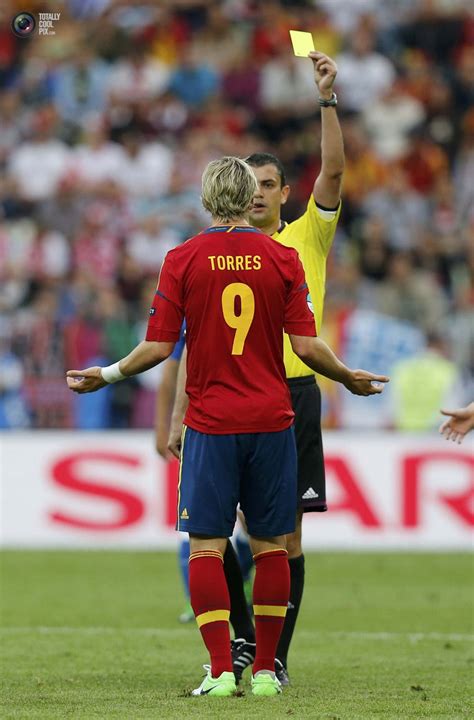 Se enfrentan el 1 vs 7 en cuanto a valor de plantillas en selecciones. Euro 2012: Spain vs Italy >> TotallyCoolPix | Spain vs ...