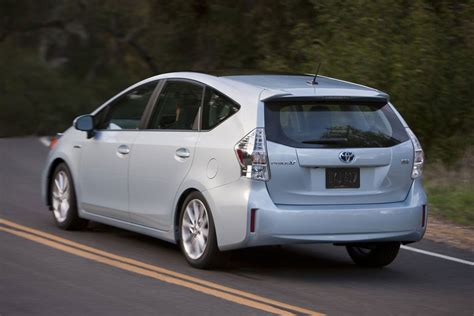 2012 Toyota Prius V Review Specs Pictures Price And Mpg
