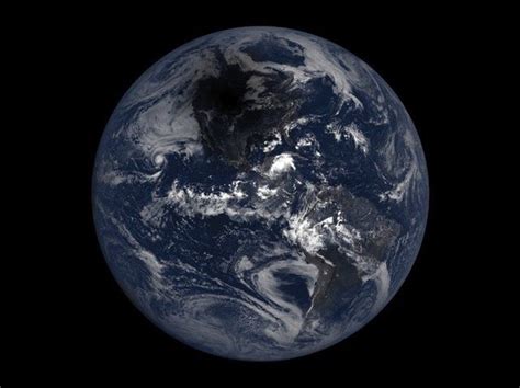 Nasas Epic Camera On Noaas Dscovr Satellite Snapped This Vivid View