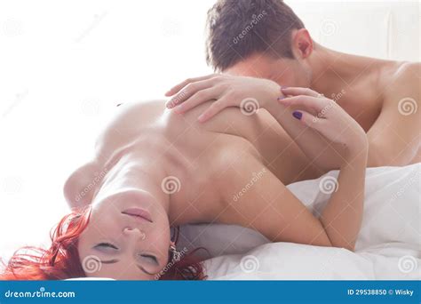 Schöne Nackte Paare Sex Haben Stockfoto Bild von verhältnis
