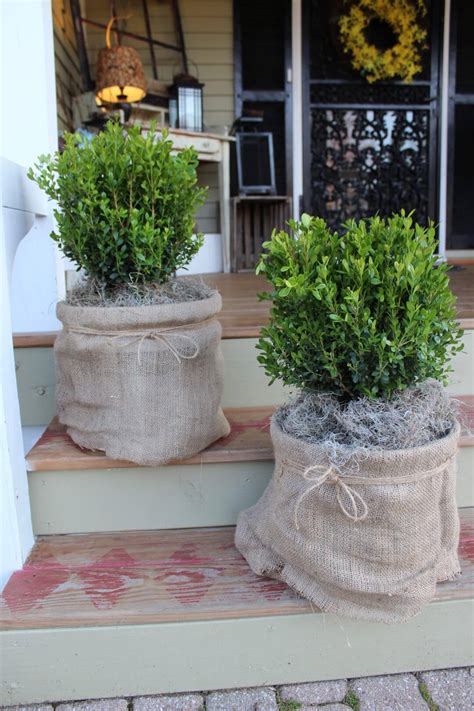 23 Pretty Front Door Flower Pots To Add Personality For Your Home