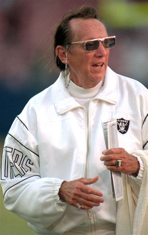 Raiders Owner Al Davis 82 Remembered As An Innovator Renegade Twin