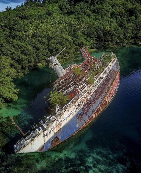 Ms World Discoverer Was A German Expedition Cruise Ship It Hit A