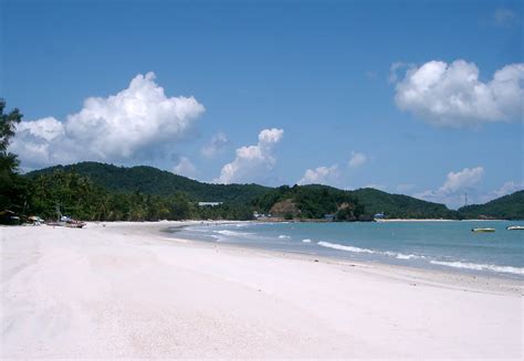 Tanjung rhu beach is one of the most beautiful beaches on the island and amazingly is one of the most undeveloped. I'M Naughty Boy: Perlancongan Ke Langkawi