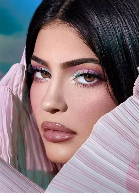 Kylie Cosmetics Has Made Its Runway Debut News Editorialist In