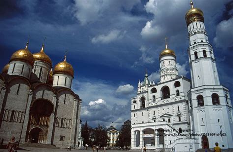 Moscow Kremlin Dormition Cathedral And Ivan The Great Be Flickr