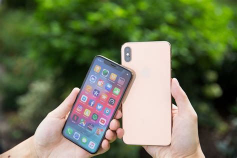 A shallower notch, which is also evident in the leaked mockup (or even a completely notchless screen) and the death of the lightning port, both of which have been speculated about. Les premiers tests des iPhone XS et XS Max sont sortis, ce ...