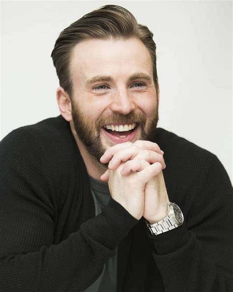 Esse Sorriso 😍😍 Chris Evans Beard Chris Evans Chris Evans Smile