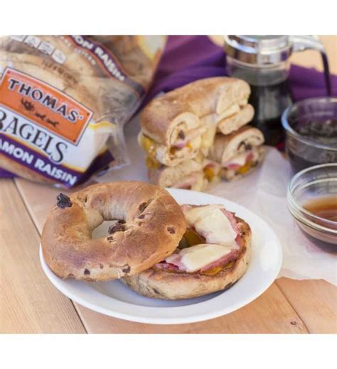 Thomas Cinnamon Raisin Soft And Chewy Pre Sliced Bagels 6 Count 20 Oz