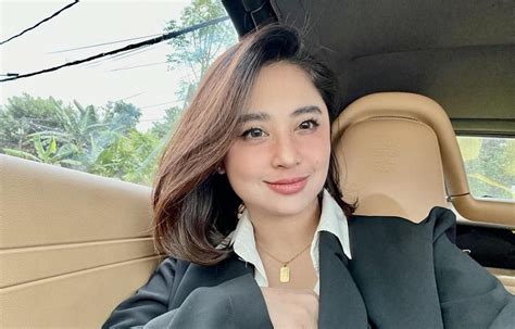 Cekcok Dengan Pak Rt Dewi Perssik Bantah Rumahnya Digeruduk Warga Okezone Celebrity