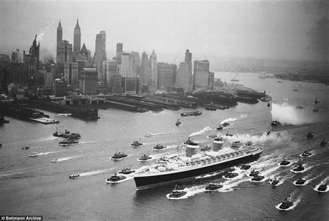 Inside The Rusting Hulk Of Ss United States Daily Mail