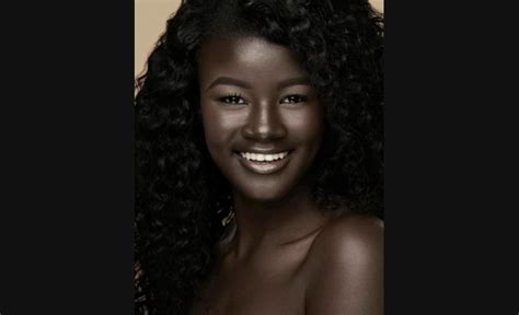 Diosa Negra La Modelo Senegalesa Que Revoluciona Instagram Eldocetv