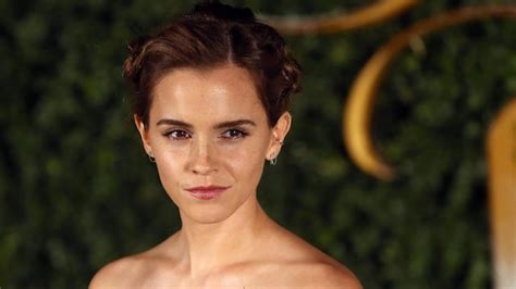 Emma Watson Reveals Why She Wont Take Selfies With Fans