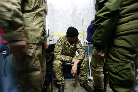 Le Bilan De La Guerre En Ukraine A Dépassé Les 10 000 Morts La Croix