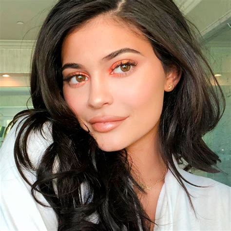 21 Beauty Lessons Weve Learned From Kylie Jenner E Online Au
