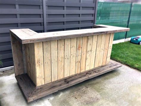 Our patio wicker bar set is what you need. Pallet Outdoor Kitchen Bar • Pallet Ideas | Do it yourself, Home improvements and Bar