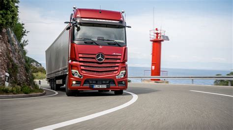 Gewinnsprung Trotz Auftragsflaute Daimler Truck Rechnet Mit Guten